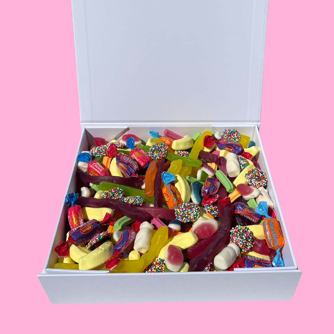 Golden Oldies Lolly and Chocolate Gift Box - 2kg